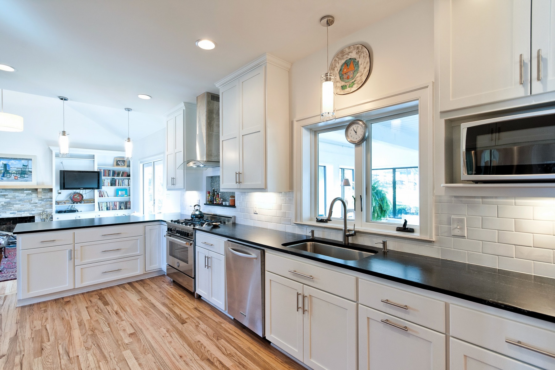 Bright Traditional Kitchen Kitchen Remodel by Sarisand Tile project photo