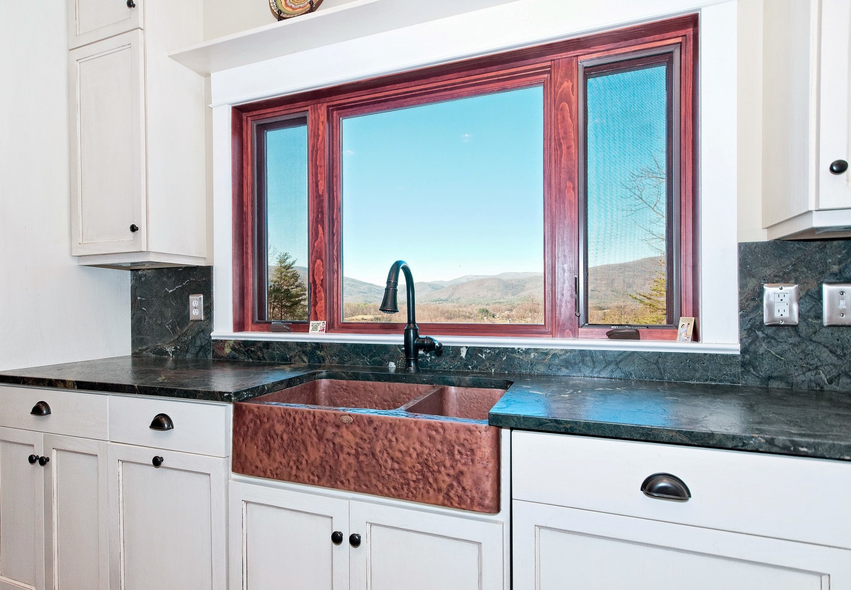 Bright Traditional Kitchen Kitchen Remodel by Sarisand Tile project photo 2