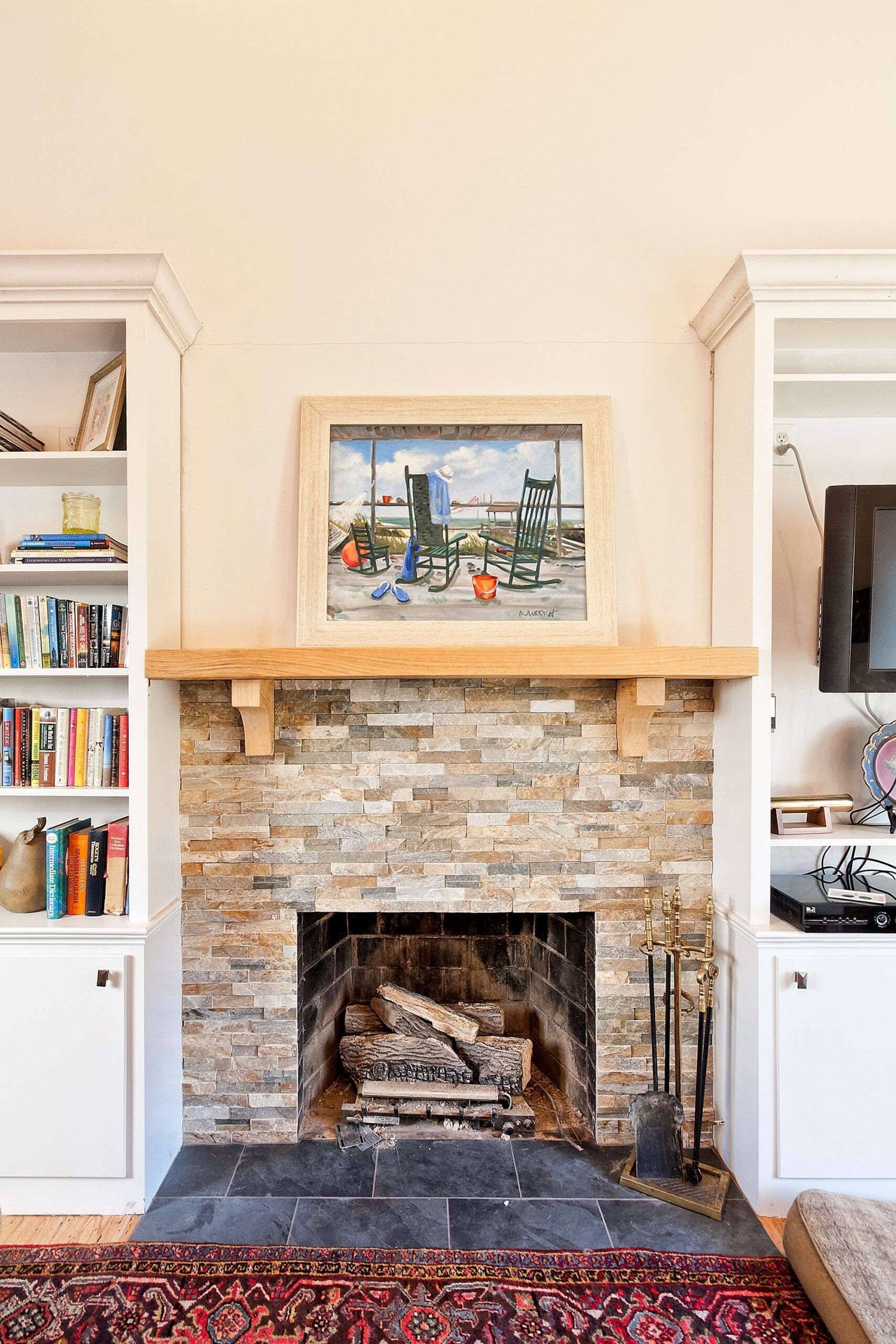 Photo 15 Fireplace